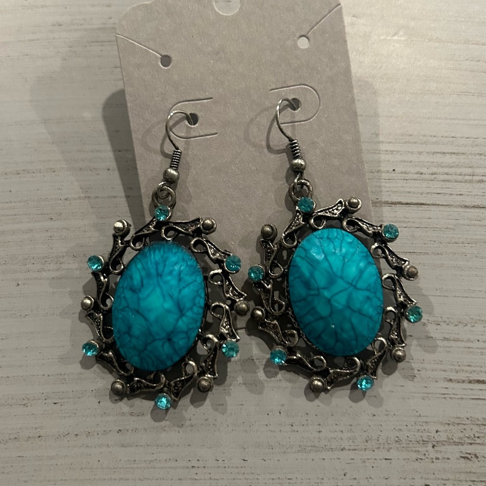 New Boutique Turquoise Earrings